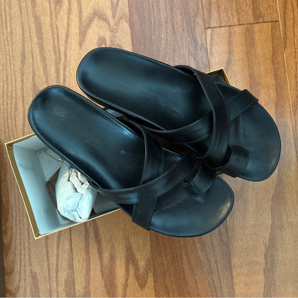 Antonio Bossi "Claudia" smooth black leather sandals